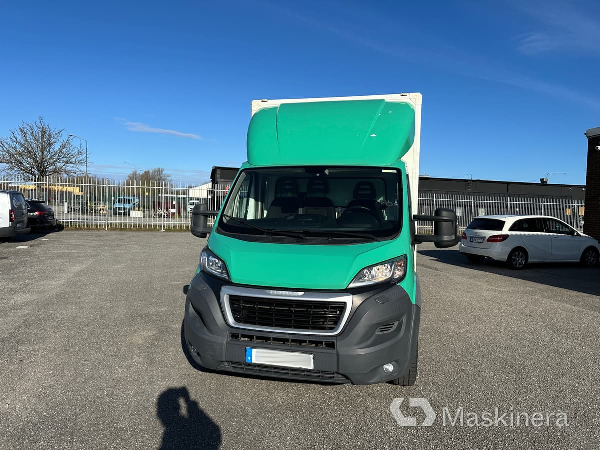 Lastbil Peugeot Boxer 2017 - Varebil med skap: bilde 2 Lastbil Peugeot Boxer 2017 - Varebil med skap: bilde 2