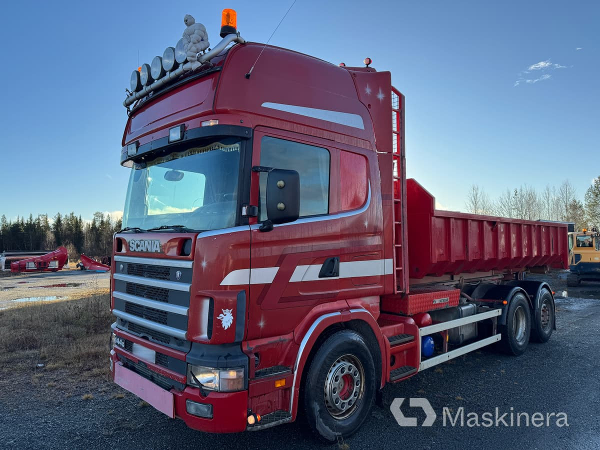 Lastväxlare Scania R144 6X2 med tre flak - Krokbil: bilde 1 Lastväxlare Scania R144 6X2 med tre flak - Krokbil: bilde 1