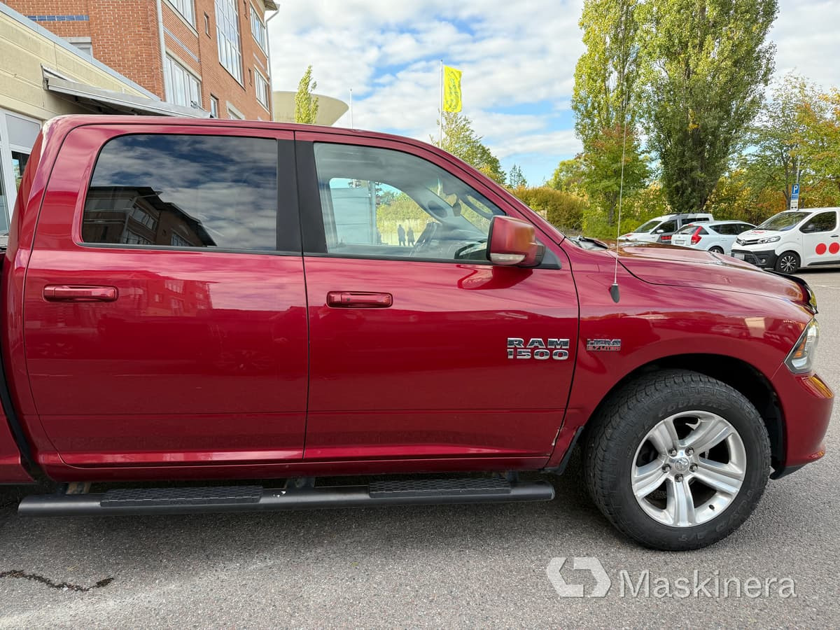 Pickup Dodge Ram 1500 Crew Cab 5.7L V8 HEMI - Små varebil: bilde 4 Pickup Dodge Ram 1500 Crew Cab 5.7L V8 HEMI - Små varebil: bilde 4