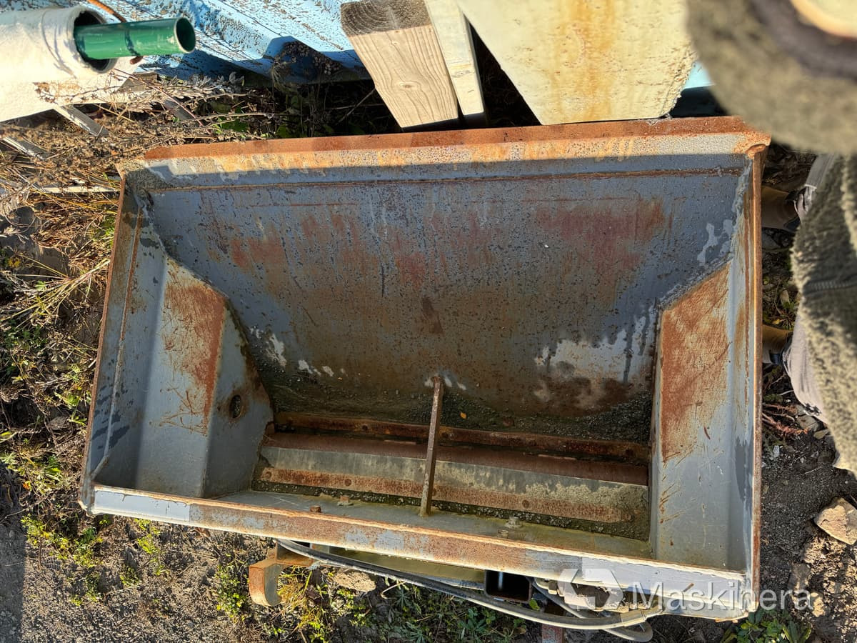 Sandspridarskopa Snowstar HK400 Trima / Lilla kramerfästet - Sandstrøer: bilde 4 Sandspridarskopa Snowstar HK400 Trima / Lilla kramerfästet - Sandstrøer: bilde 4