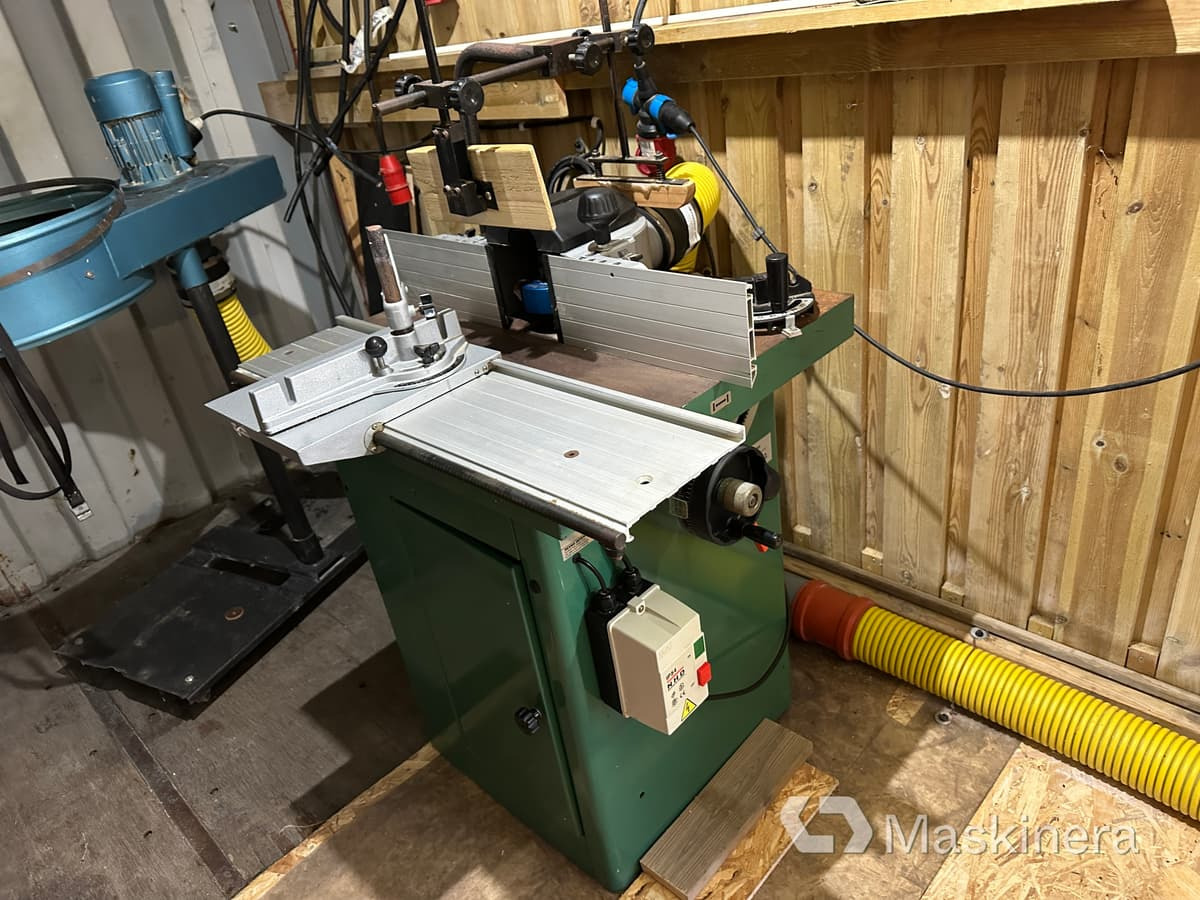 Vertikalfräs KUFO SK-28SP med LUNA spånsug - Trebearbeidingsmaskin: bilde 2 Vertikalfräs KUFO SK-28SP med LUNA spånsug - Trebearbeidingsmaskin: bilde 2