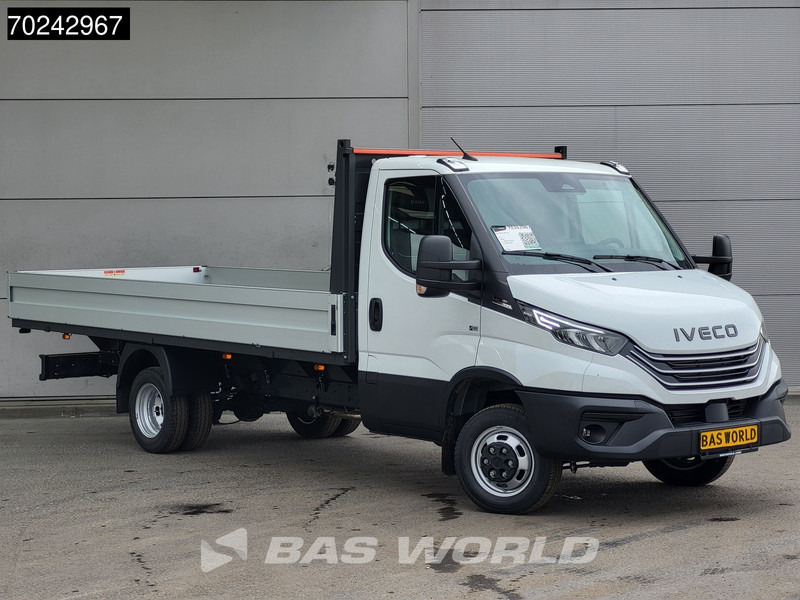 Iveco Daily 35C18 3.0L Automaat Nwe model 2025 Open laadbak Navi ACC LED 3,5T Trekvermogen Pritsche Pickup Airco - Varebil med plan: bilde 3 Iveco Daily 35C18 3.0L Automaat Nwe model 2025 Open laadbak Navi ACC LED 3,5T Trekvermogen Pritsche Pickup Airco - Varebil med plan: bilde 3