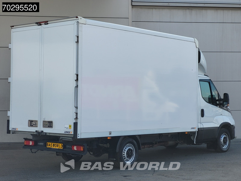 Iveco Daily 35S16 Automaat Bakwagen Achterdeuren 160PK Airco Camera Euro6 Meubelbak Koffer 21m3 Airco - Varebil med skap: bilde 5 Iveco Daily 35S16 Automaat Bakwagen Achterdeuren 160PK Airco Camera Euro6 Meubelbak Koffer 21m3 Airco - Varebil med skap: bilde 5