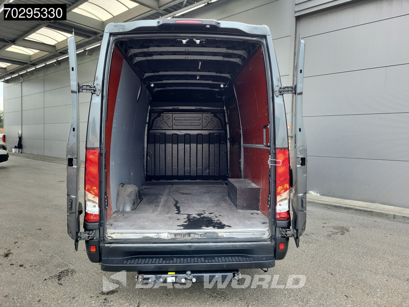 Iveco Daily 35S18 3.0L 180PK Automaat L2H2 LED ACC Navi 3.5t trekhaak Airco L2 12m3 Airco Trekhaak - Kassebil: bilde 3 Iveco Daily 35S18 3.0L 180PK Automaat L2H2 LED ACC Navi 3.5t trekhaak Airco L2 12m3 Airco Trekhaak - Kassebil: bilde 3