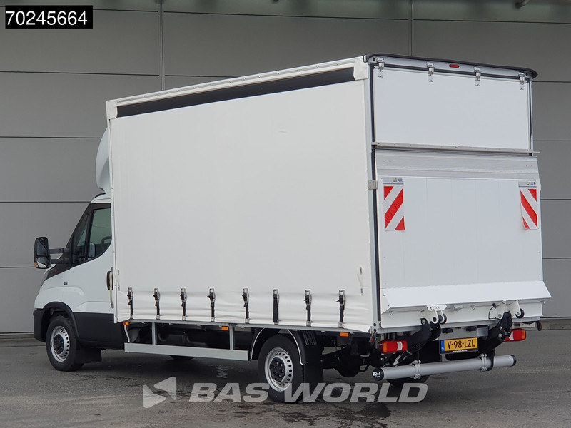 Iveco Daily 35S18 3.0L Laadklep 180PK Schuifzeilen Airco Cruise Bakwagen Euro6 Meubelbak Zeilenwagen Schuifzeil Plane 22m3 Airco Cruise cont - Varebil med kapell: bilde 2 Iveco Daily 35S18 3.0L Laadklep 180PK Schuifzeilen Airco Cruise Bakwagen Euro6 Meubelbak Zeilenwagen Schuifzeil Plane 22m3 Airco Cruise cont - Varebil med kapell: bilde 2
