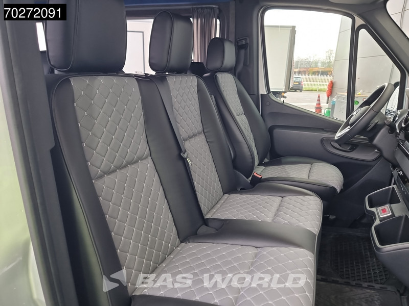 Interior photo 2: Leie Mercedes-Benz Sprinter 319 CDI Automaat VIP Personenvervoer Taxi TV Webasto klima Kombi Tourer Navi LED Airco Cruise control Mercedes-Benz Sprinter 319 CDI Automaat VIP Personenvervoer Taxi TV Webasto klima Kombi Tourer Navi LED Airco Cruise control