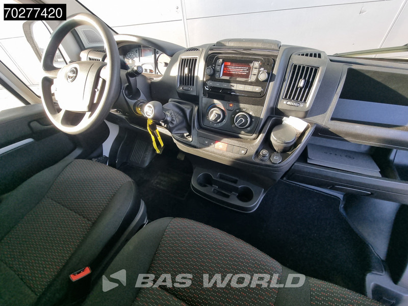 Interior photo 1: Ny Varebil med tipp Opel Movano 140PK 3 zijdige Kipper Dubbel Cabine Trekhaak Airco Cruise Tipper Benne Kipper 2m3 Airco Dubbel cabine Trekhaak Cruise control