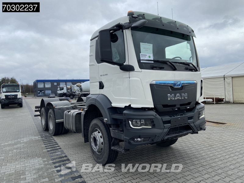 MAN TGS 33.400 6X4 NEW 6x4 chassis Big-Axle Manual Airco EURO 2 - Chassis lastebil: bilde 3 MAN TGS 33.400 6X4 NEW 6x4 chassis Big-Axle Manual Airco EURO 2 - Chassis lastebil: bilde 3