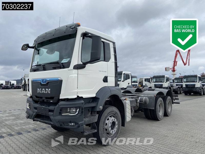 MAN TGS 33.400 6X4 NEW 6x4 chassis Big-Axle Manual Airco EURO 2 - Chassis lastebil: bilde 1 MAN TGS 33.400 6X4 NEW 6x4 chassis Big-Axle Manual Airco EURO 2 - Chassis lastebil: bilde 1