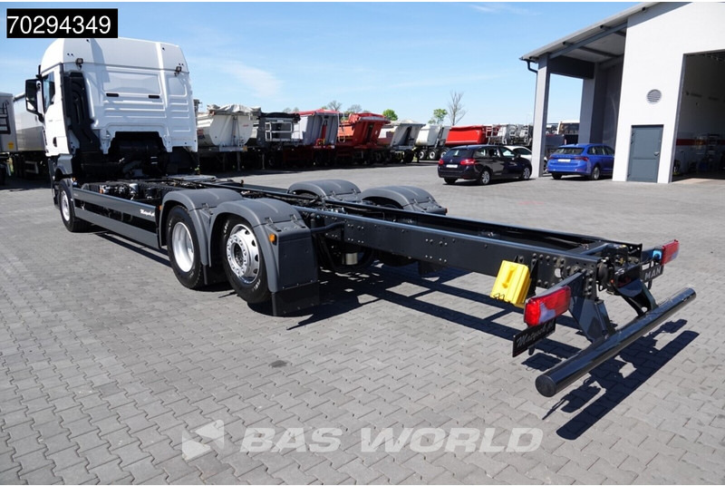 MAN TGX 26.520 TGX 6X2 Lift-Steering Axle Euro 6 - Chassis lastebil: bilde 2 MAN TGX 26.520 TGX 6X2 Lift-Steering Axle Euro 6 - Chassis lastebil: bilde 2