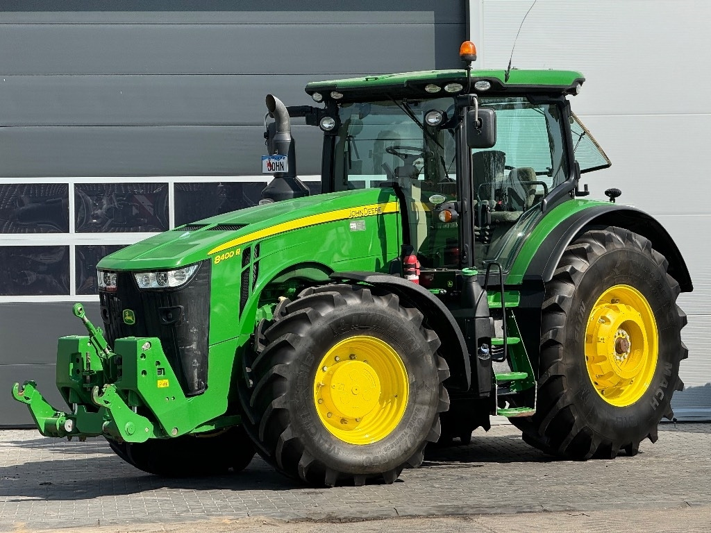 John Deere 8400 R  - Traktor: bilde 1 John Deere 8400 R  - Traktor: bilde 1