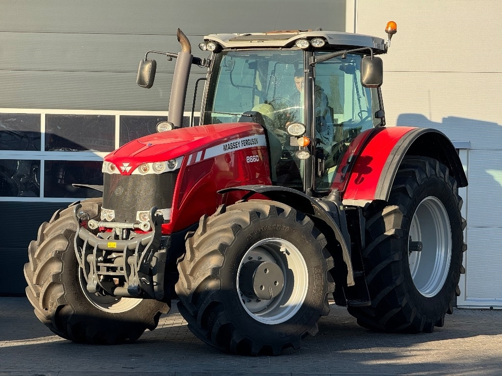 Massey Ferguson 8660 - Traktor: bilde 1 Massey Ferguson 8660 - Traktor: bilde 1