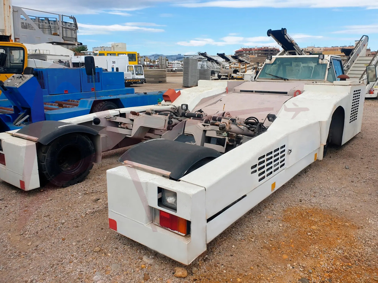 FMC PTS 3-R - Pushbacktraktor: bilde 2 FMC PTS 3-R - Pushbacktraktor: bilde 2