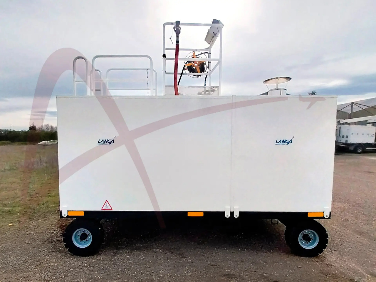 LANGA 1085 - Avisingsmaskin for fly: bilde 2 LANGA 1085 - Avisingsmaskin for fly: bilde 2