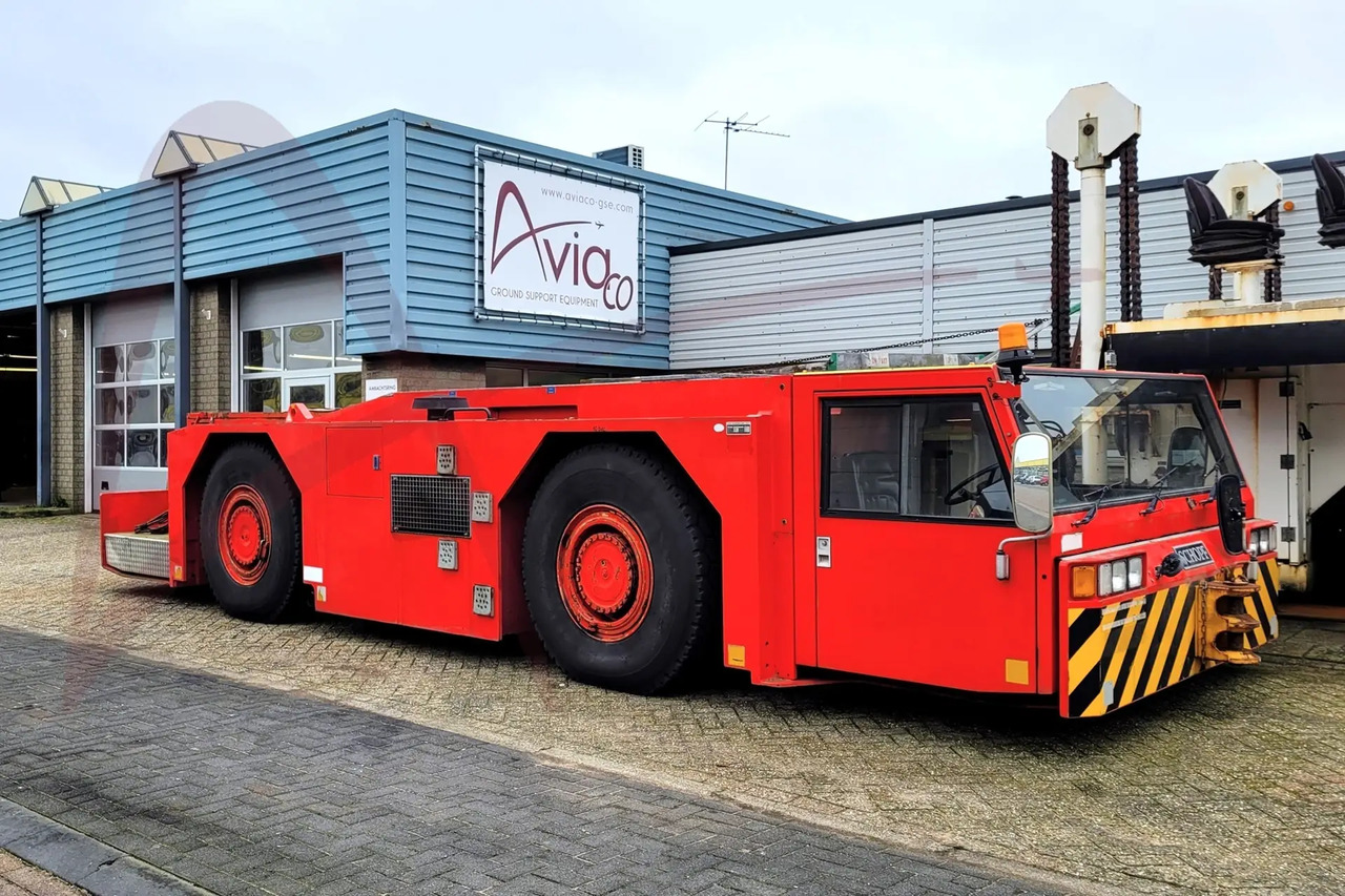 SCHOPF F396P - Pushbacktraktor: bilde 1 SCHOPF F396P - Pushbacktraktor: bilde 1