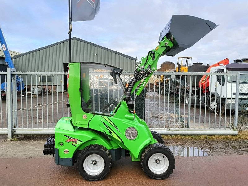 Avant M420 MSDNT mini shovel loader lader 980 kg CE - Kompakt beltelaster: bilde 1 Avant M420 MSDNT mini shovel loader lader 980 kg CE - Kompakt beltelaster: bilde 1