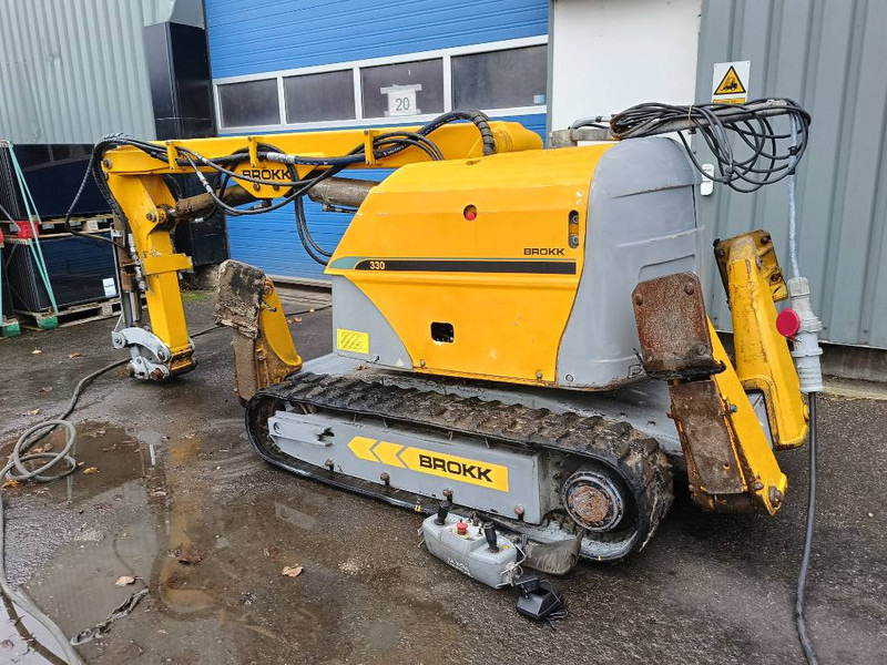 Brokk 330 remote demolition robot sloop kraan excavator - Beltegraver: bilde 1 Brokk 330 remote demolition robot sloop kraan excavator - Beltegraver: bilde 1