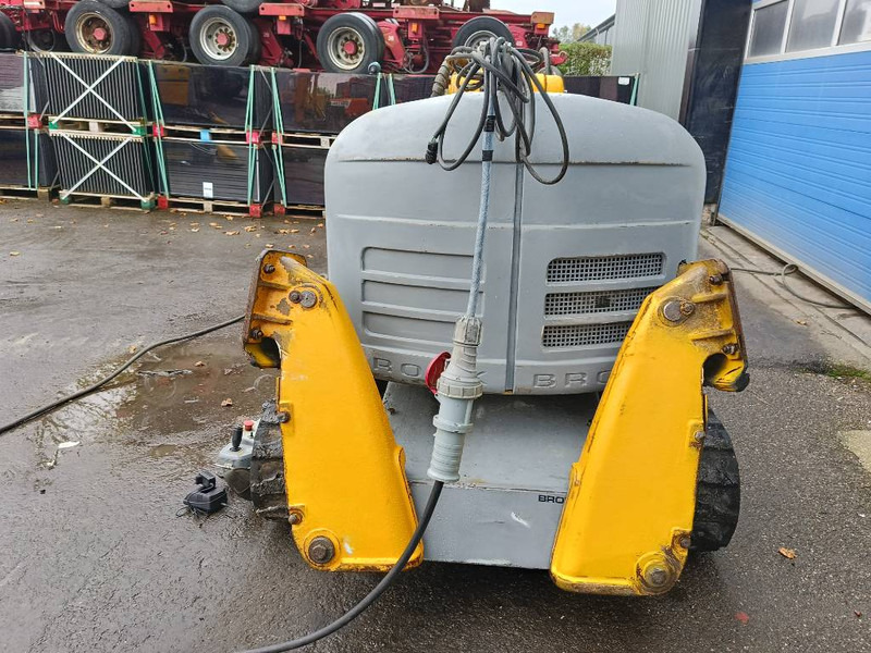 Brokk 330 remote demolition robot sloop kraan excavator - Beltegraver: bilde 5 Brokk 330 remote demolition robot sloop kraan excavator - Beltegraver: bilde 5