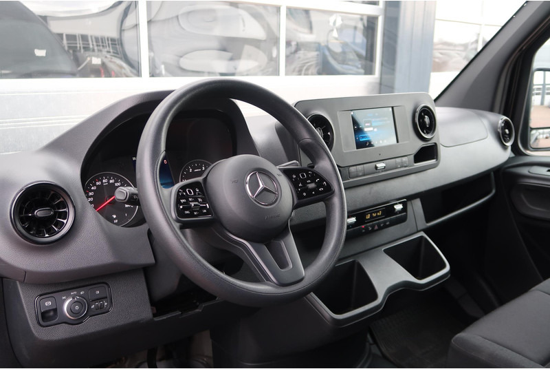 Mercedes-Benz Sprinter 317 CDI L2H2 AUT/ CAMERA/ MBUX/ CRUISE/ AIRCO - Kassebil: bilde 2 Mercedes-Benz Sprinter 317 CDI L2H2 AUT/ CAMERA/ MBUX/ CRUISE/ AIRCO - Kassebil: bilde 2