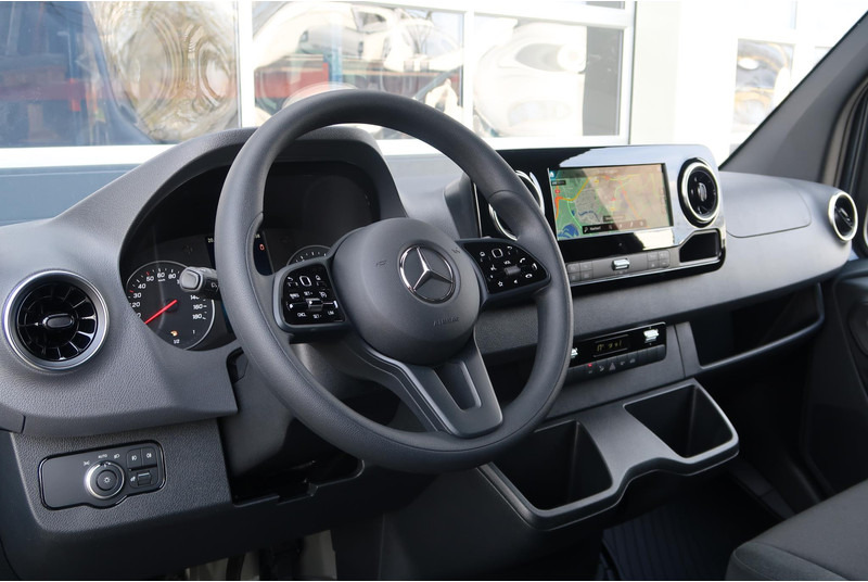 Mercedes-Benz Sprinter 317 CDI L2H2 RWD BPM VRIJ/ AUT/ 3.5T/ LED/ CAMERA/ MBUX/ CRUISE/ CLIMA - Kassebil: bilde 2 Mercedes-Benz Sprinter 317 CDI L2H2 RWD BPM VRIJ/ AUT/ 3.5T/ LED/ CAMERA/ MBUX/ CRUISE/ CLIMA - Kassebil: bilde 2