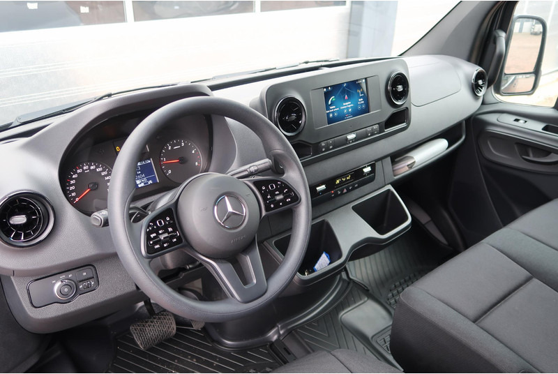 Mercedes-Benz Sprinter 519 CDI L2H2 4X4 AUT/ 2X DEUR/ 3,5T/ MBUX/ CAMERA/ ETC. - Kassebil: bilde 2 Mercedes-Benz Sprinter 519 CDI L2H2 4X4 AUT/ 2X DEUR/ 3,5T/ MBUX/ CAMERA/ ETC. - Kassebil: bilde 2