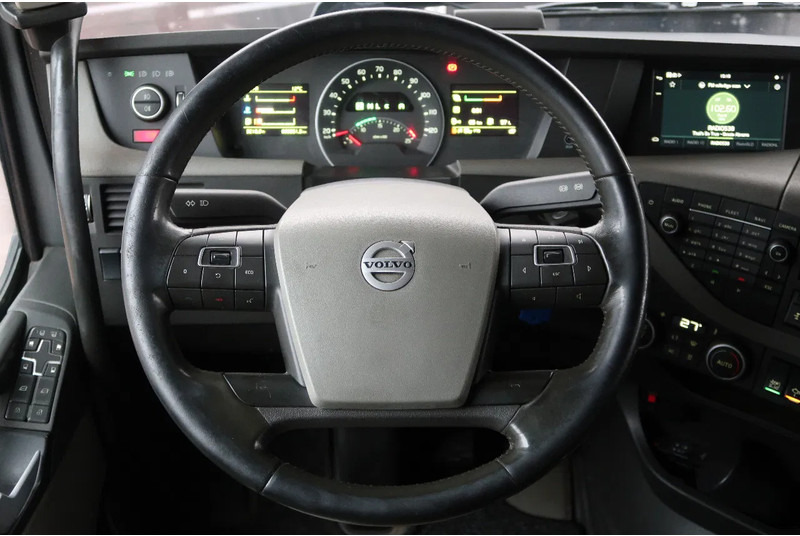 Interior photo 3: Lastebil med kabelsystem Volvo FH 500 VDL HOOKLIFT 25T/ FULL AIR/ NL-TRUCK/ LIFT