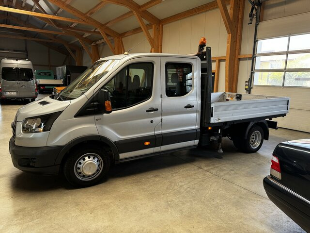 FORD Transit FT 350L Doka TdCI 1.2t Fassi Kran - Varebil med plan, Varebil med dobbelt førerhus: bilde 2 FORD Transit FT 350L Doka TdCI 1.2t Fassi Kran - Varebil med plan, Varebil med dobbelt førerhus: bilde 2