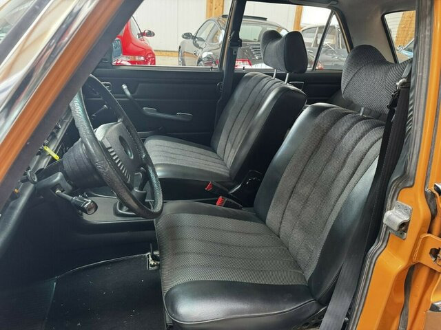 MERCEDES-BENZ 200 D/8 W115 - Sedan: bilde 3 MERCEDES-BENZ 200 D/8 W115 - Sedan: bilde 3