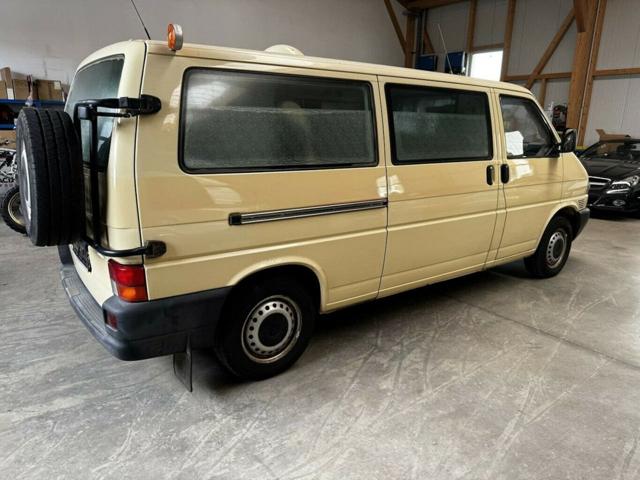 Volkswagen T4 2.5 TDI Syncro 4x4 lang 1. Hand! - Bybobil: bilde 5 Volkswagen T4 2.5 TDI Syncro 4x4 lang 1. Hand! - Bybobil: bilde 5
