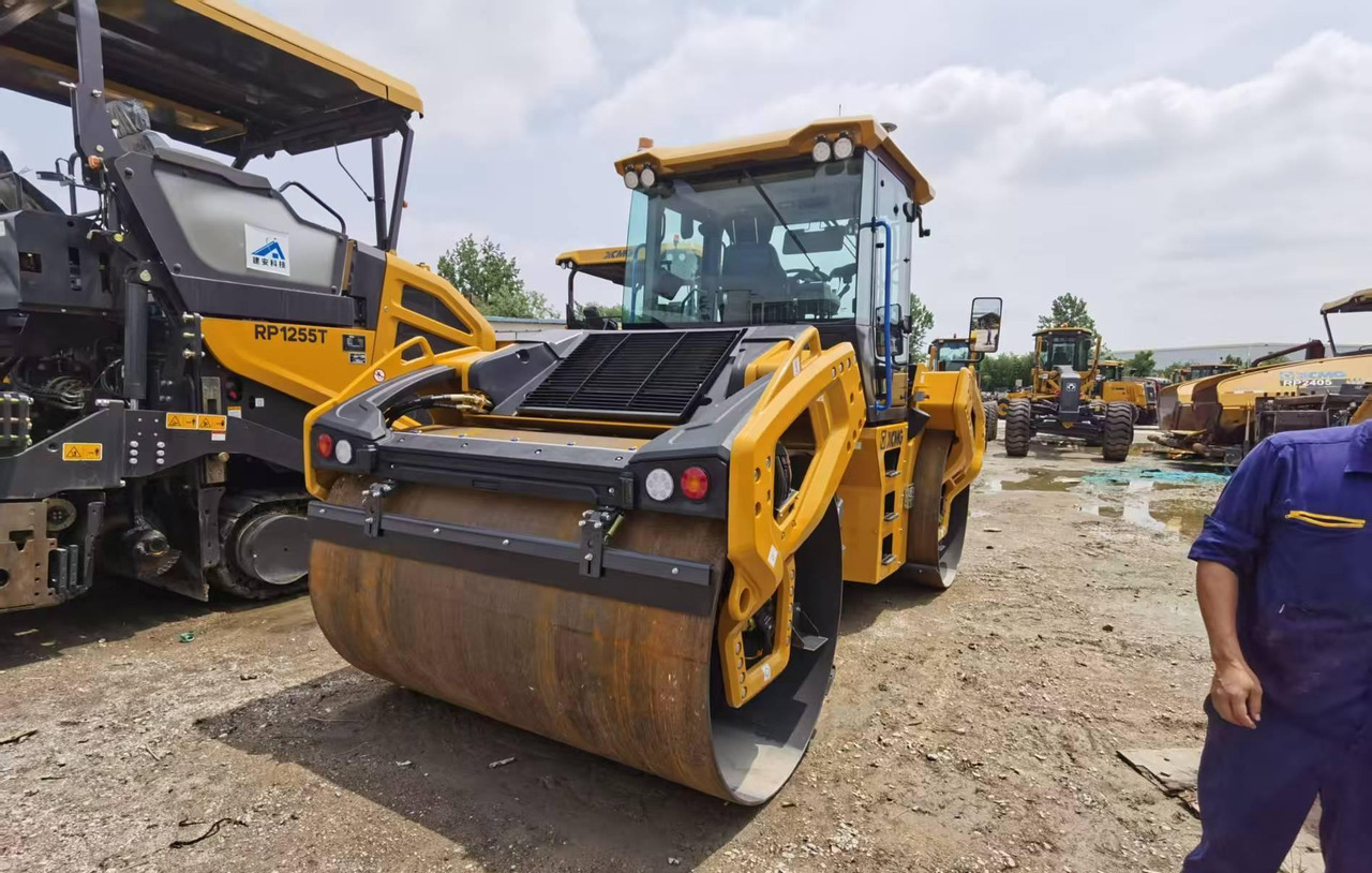 XCMG 13ton used small double drum steel road roller XD135TIV - Vegvals: bilde 4 XCMG 13ton used small double drum steel road roller XD135TIV - Vegvals: bilde 4