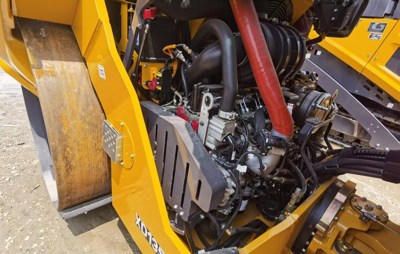 XCMG 13ton used small double drum steel road roller XD135TIV - Vegvals: bilde 3 XCMG 13ton used small double drum steel road roller XD135TIV - Vegvals: bilde 3