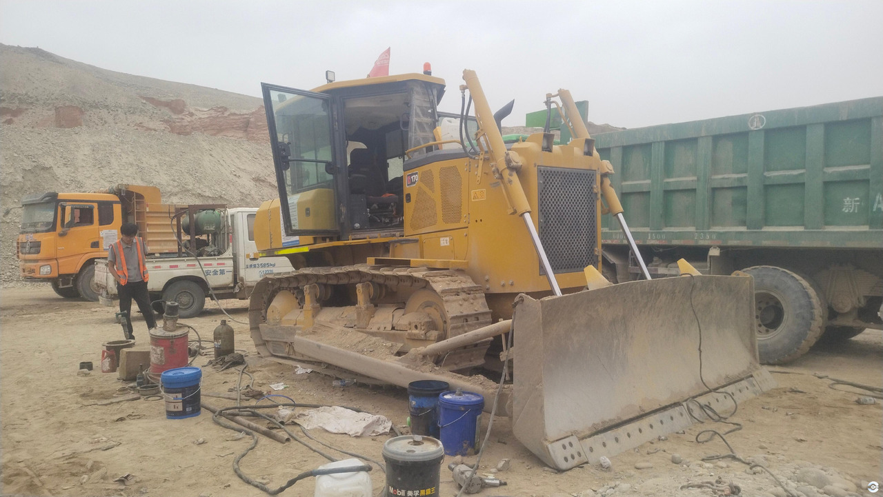 XCMG D170 used small bulldozer dozer hydraulic price - Bulldozer: bilde 3 XCMG D170 used small bulldozer dozer hydraulic price - Bulldozer: bilde 3