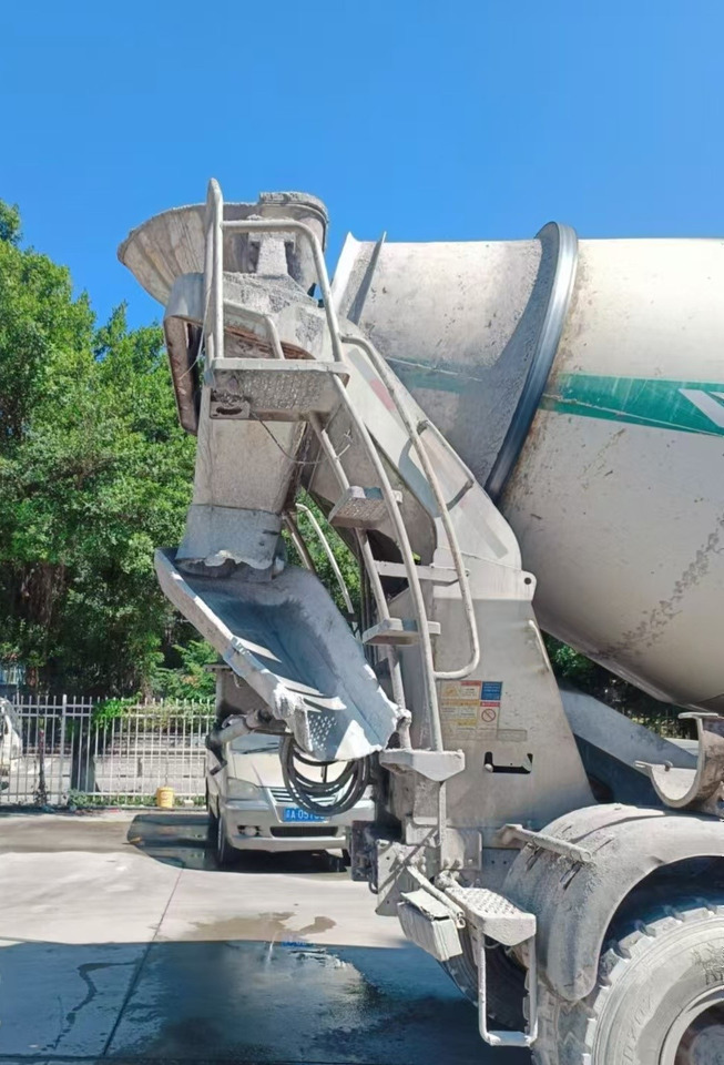 XCMG Official 12cbm Concrete Mixer Drum G4804D Used Mobile Concrete Mixers Truck For Sale - Betongbil: bilde 5 XCMG Official 12cbm Concrete Mixer Drum G4804D Used Mobile Concrete Mixers Truck For Sale - Betongbil: bilde 5