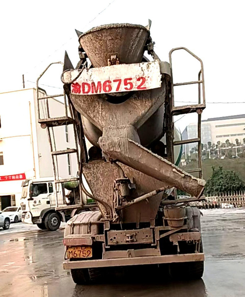 XCMG Official G4804B Second Hand Mobile Concrete Mixer Truck 12m³ Construction Cement Mixer - Betongbil: bilde 5 XCMG Official G4804B Second Hand Mobile Concrete Mixer Truck 12m³ Construction Cement Mixer - Betongbil: bilde 5