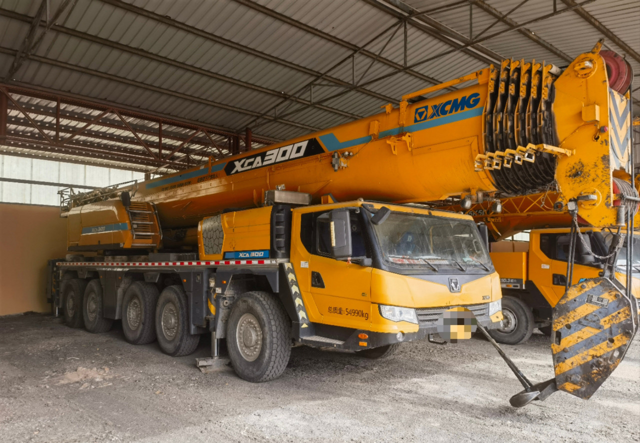 XCMG Official Second Hand 220 Ton Mobile Crane XCA220 Lifting All Terrain Crane Cheap Price - Allterrengkran: bilde 2 XCMG Official Second Hand 220 Ton Mobile Crane XCA220 Lifting All Terrain Crane Cheap Price - Allterrengkran: bilde 2