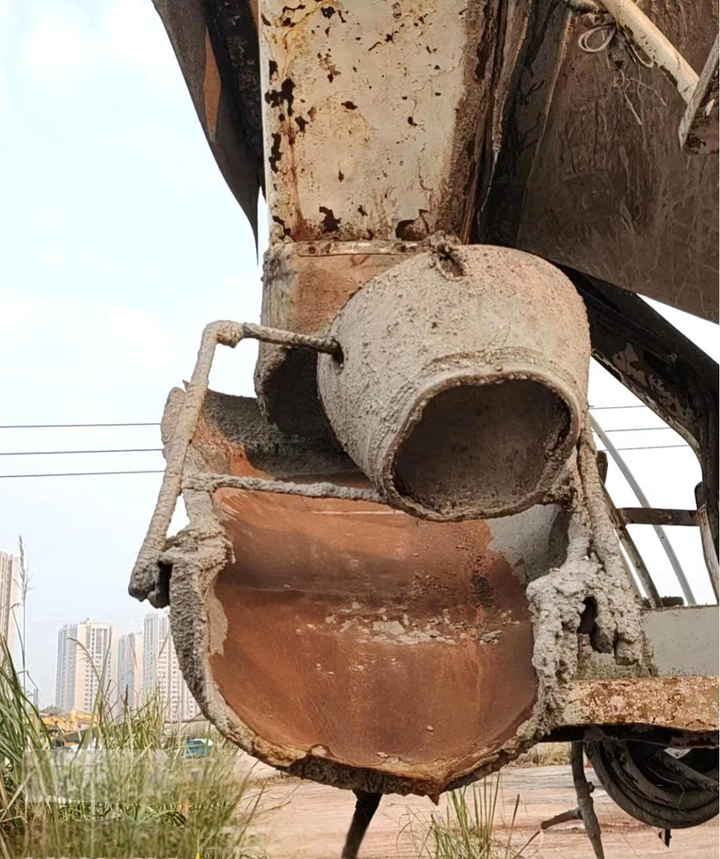XCMG Official Second Hand Diesel Concrete Mixer Truck G4804B 12m³ Cement Mixer Truck Price - Betongbil: bilde 5 XCMG Official Second Hand Diesel Concrete Mixer Truck G4804B 12m³ Cement Mixer Truck Price - Betongbil: bilde 5