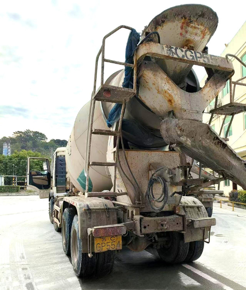 XCMG Official Used Concrete Mixer Truck HOWO G4802D 12m³ Cement Mixer Truck Price - Betongbil: bilde 4 XCMG Official Used Concrete Mixer Truck HOWO G4802D 12m³ Cement Mixer Truck Price - Betongbil: bilde 4