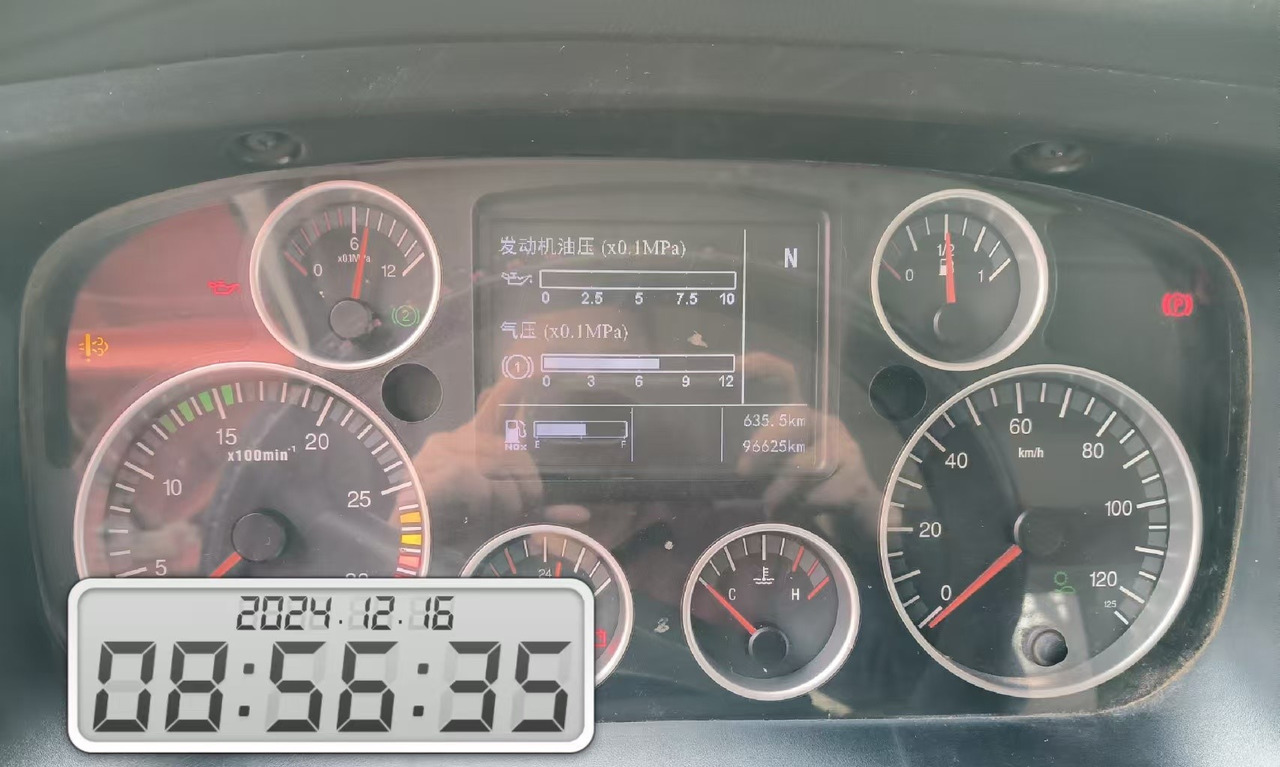 XCMG Official Used Concrete Mixer Truck HOWO G4802D 12m³ Cement Mixer Truck Price - Betongbil: bilde 5 XCMG Official Used Concrete Mixer Truck HOWO G4802D 12m³ Cement Mixer Truck Price - Betongbil: bilde 5