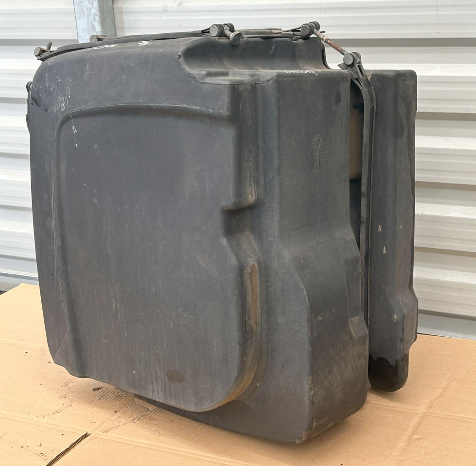 DAF ADBLUE FLUID TANK 90L XF 106 480 - AdBlue tank: bilde 5 DAF ADBLUE FLUID TANK 90L XF 106 480 - AdBlue tank: bilde 5