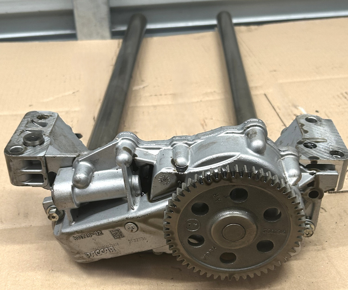 DAF OIL PUMP WITH PIPES DAF XF 106 480 - Oljepumpe: bilde 3 DAF OIL PUMP WITH PIPES DAF XF 106 480 - Oljepumpe: bilde 3