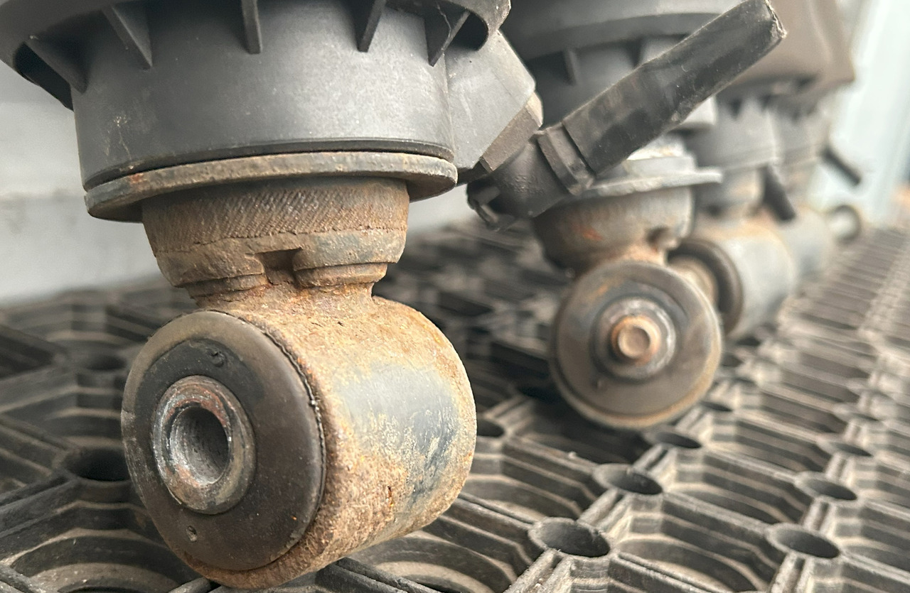 DAF XF 106 CAB SUSPENSION BOOT SET - Førerhusfjæring: bilde 4 DAF XF 106 CAB SUSPENSION BOOT SET - Førerhusfjæring: bilde 4