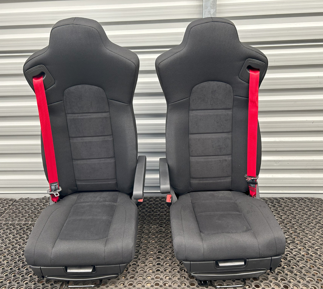 IVECO NEW SET OF SEATS IVECO S-WAY - Sete: bilde 1 IVECO NEW SET OF SEATS IVECO S-WAY - Sete: bilde 1
