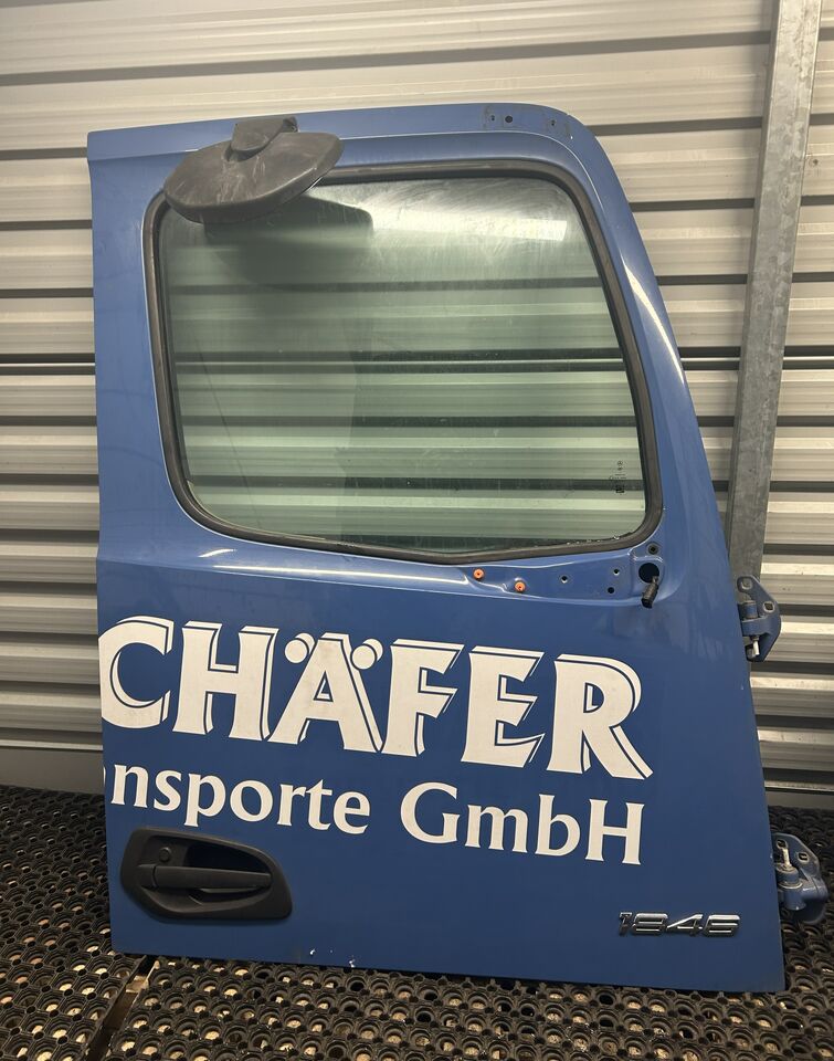 MERCEDES ACTROS MP4 DOOR RIGHT EITH RAMP MIRROR - Dør og deler: bilde 1 MERCEDES ACTROS MP4 DOOR RIGHT EITH RAMP MIRROR - Dør og deler: bilde 1