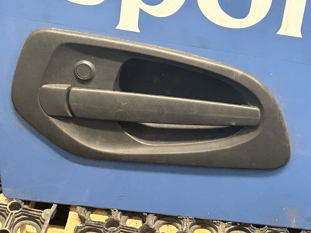 MERCEDES ACTROS MP4 DOOR RIGHT EITH RAMP MIRROR - Dør og deler: bilde 2 MERCEDES ACTROS MP4 DOOR RIGHT EITH RAMP MIRROR - Dør og deler: bilde 2
