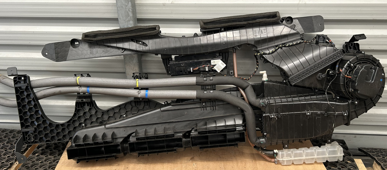 MERCEDES ACTROS MP4 PARKING AIR CONDITIONING - A/C del: bilde 4 MERCEDES ACTROS MP4 PARKING AIR CONDITIONING - A/C del: bilde 4