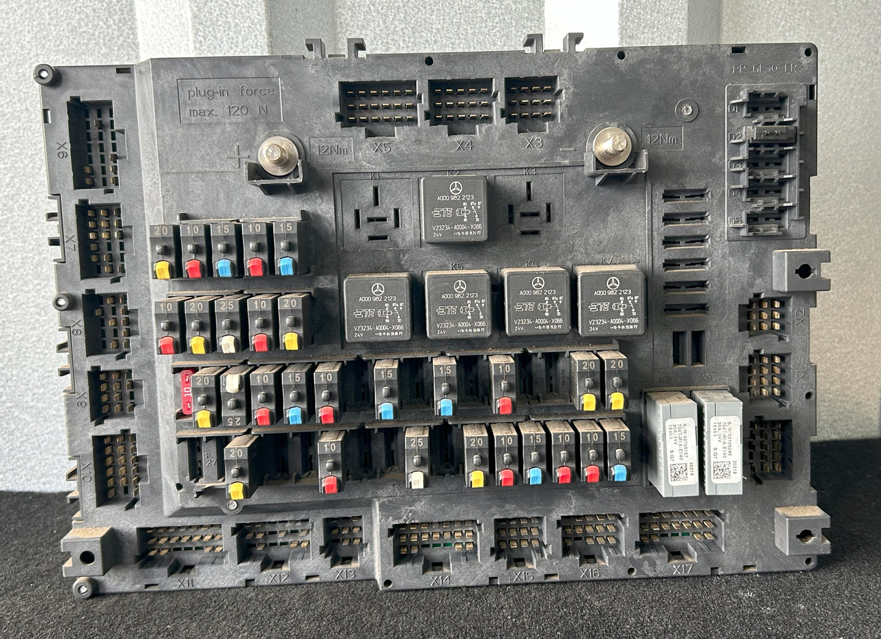 MERCEDES AROCS MP4 A FUSE MODULE SAM - Sikring: bilde 3 MERCEDES AROCS MP4 A FUSE MODULE SAM - Sikring: bilde 3