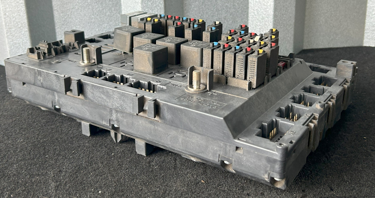 MERCEDES AROCS MP4 A FUSE MODULE SAM - Sikring: bilde 4 MERCEDES AROCS MP4 A FUSE MODULE SAM - Sikring: bilde 4