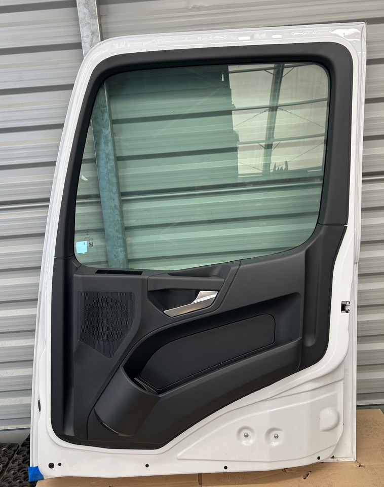 MERCEDES DOOR RIGHT narrow cab M-CLASSIC SPACE ACTROS AROCS MP4 MP5 BRAND NEW - Dør og deler: bilde 2 MERCEDES DOOR RIGHT narrow cab M-CLASSIC SPACE ACTROS AROCS MP4 MP5 BRAND NEW - Dør og deler: bilde 2