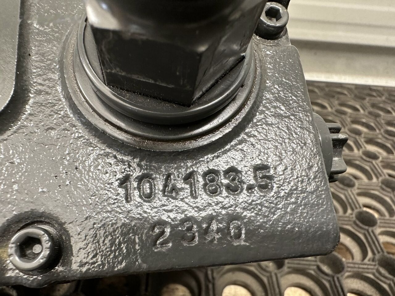 POMPKA PODNOSZENIA KABINY A9605530001 ACTROS MP4 Mercedes-Benz ACTROS MP4 A9605530001 truck - Hydraulisk pumpe for Lastebil: bilde 4 POMPKA PODNOSZENIA KABINY A9605530001 ACTROS MP4 Mercedes-Benz ACTROS MP4 A9605530001 truck - Hydraulisk pumpe for Lastebil: bilde 4