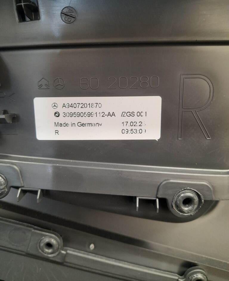 TAPICERKA PANEL DRZWI R Mercedes-Benz ATEGO A9407201870 - Dør og deler for Lastebil: bilde 5 TAPICERKA PANEL DRZWI R Mercedes-Benz ATEGO A9407201870 - Dør og deler for Lastebil: bilde 5